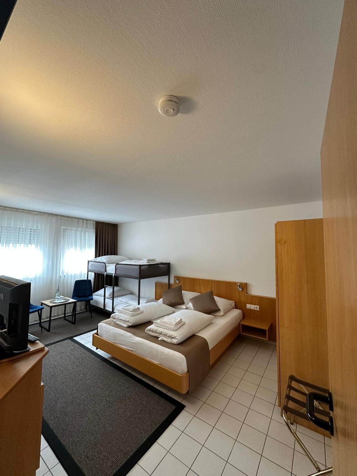 Elha Hotel Штутгарт Экстерьер фото